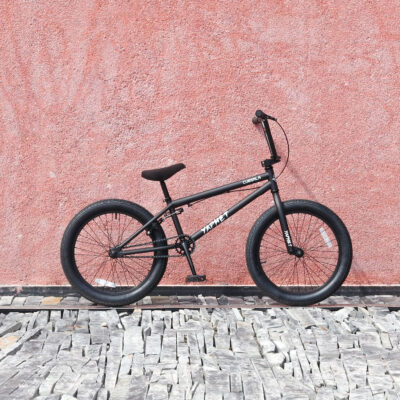 Freestyle BMX Bike, 20 Inch Yaphet Bicycle for Teen Beginner and Adult Riders, Bike with Hi-Ten Steel Frame, Multiple Colors