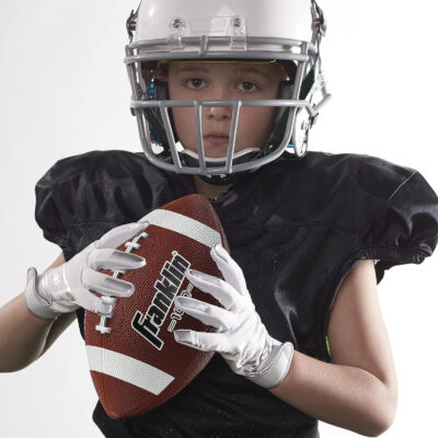 689a3eb86ea0ceb02d5e58ce111f4b7faf475ff56efb02f46fd55.jpg Franklin Sports Kids Junior Grip-Rite Youth Junior Size Rubber Footballs - Peewee Kids Durable Outdoor Footballs - Single & Bulk Packs Available