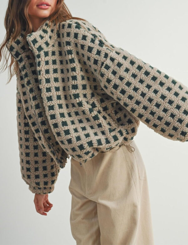 Esmeling Women’s Long Sleeve Cropped Sherpa Fleece Plaid Jacket Casual Chunky Teddy Fleece Outerwear