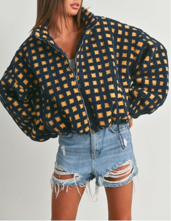 Esmeling Women’s Long Sleeve Cropped Sherpa Fleece Plaid Jacket Casual Chunky Teddy Fleece Outerwear