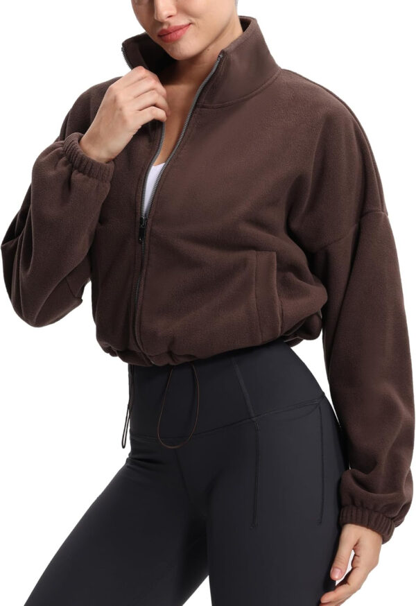 THE GYM PEOPLE Women's Fleece Cropped Jacket Full Zip Stand Collar Workout Short Sherpa Coats with Pockets Drawstring Hem