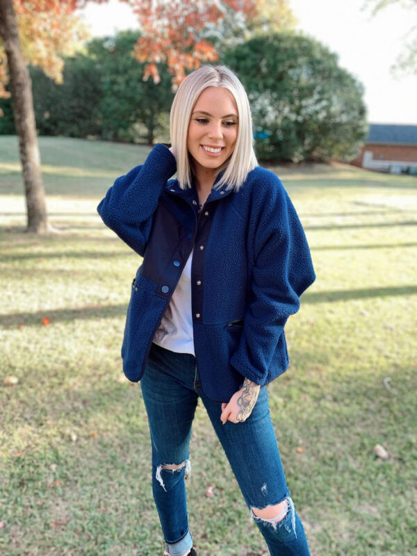 PRETTYGARDEN Women 2024 Fall Winter Fleece Jacket Long Sleeve Casual Button Fuzzy Sherpa Cropped Coats Outerwear with Pockets