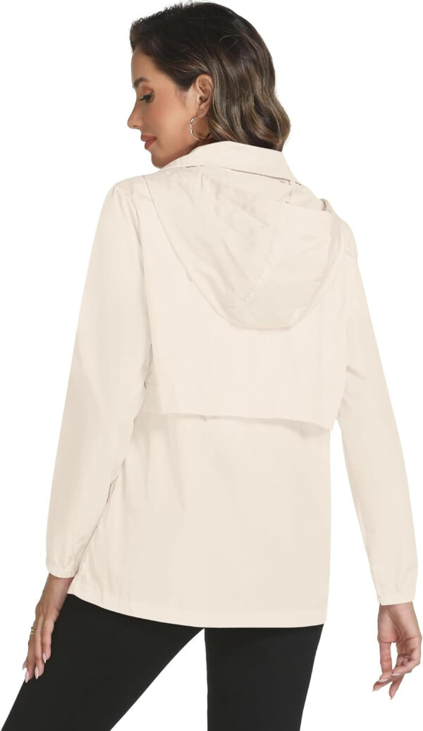 689b6df6359f0e6d13a2ff5560ec255f479e219256db5cf2b922d.jpg Avoogue Rain Jacket Women with Hooded Lightweight Waterproof Raincoats Packable Zipper Pockets Windbreakers
