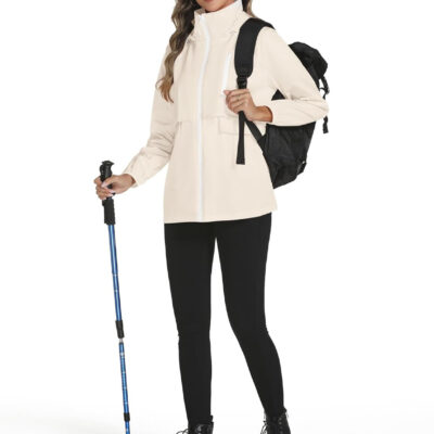 689b6df7a0420edc9b9c04eaa2ddfefa087bede7f3ee1a7dd59bf.jpg Avoogue Rain Jacket Women with Hooded Lightweight Waterproof Raincoats Packable Zipper Pockets Windbreakers
