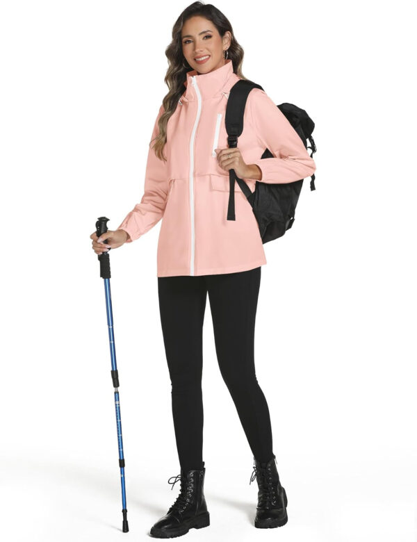 689b6e09f34ba2de24c4231240939800bd636cc7d7a5ff74c6ecf.jpg Avoogue Rain Jacket Women with Hooded Lightweight Waterproof Raincoats Packable Zipper Pockets Windbreakers