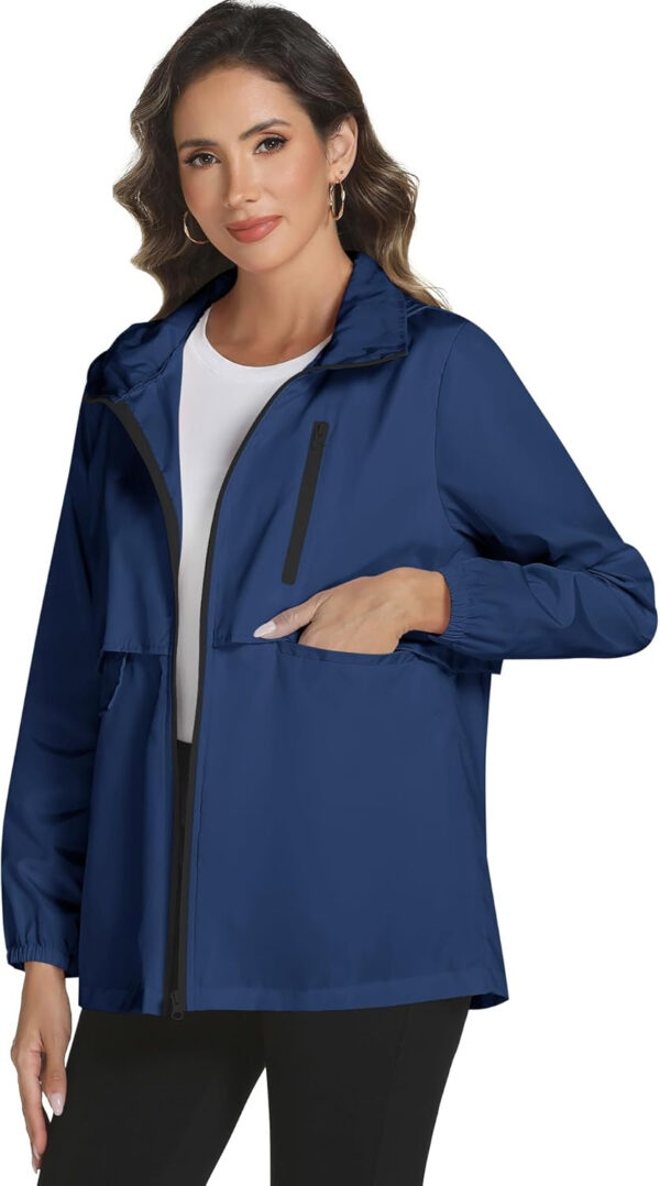 689b6e2110200f7e62833013aec7d252296c3fb97bfbf15b28e85.jpg Avoogue Rain Jacket Women with Hooded Lightweight Waterproof Raincoats Packable Zipper Pockets Windbreakers