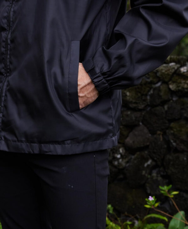 689c84e3ef737af329f9559e2a28bf39fb48a33dd04a54c9db3f6.jpg Mens Lightweight Windbreaker Waterproof Rain Jacket with Removable Hood